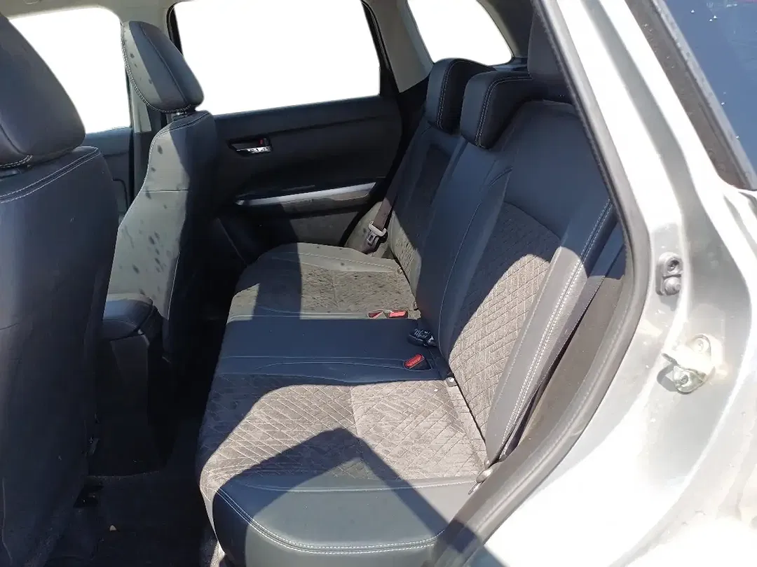 Suzuki Vitara - Thumbnail 13