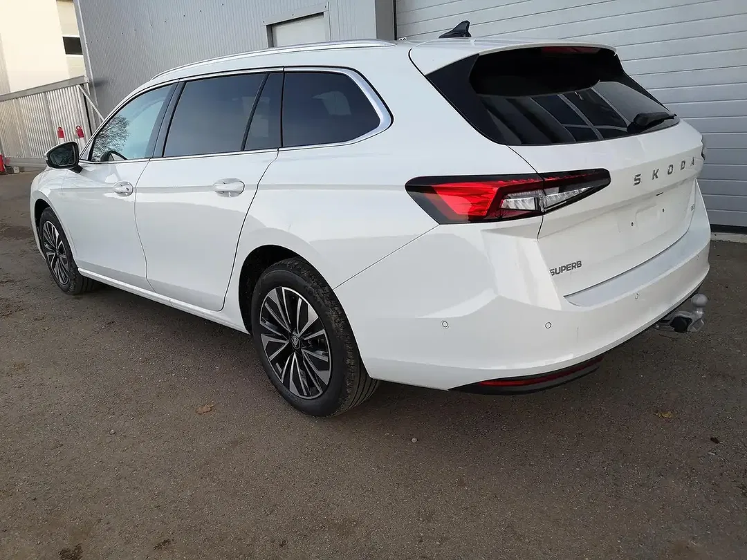 Skoda Superb - Thumbnail 3