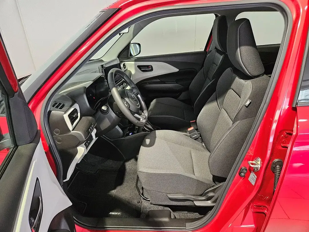 Suzuki Swift - Thumbnail 3