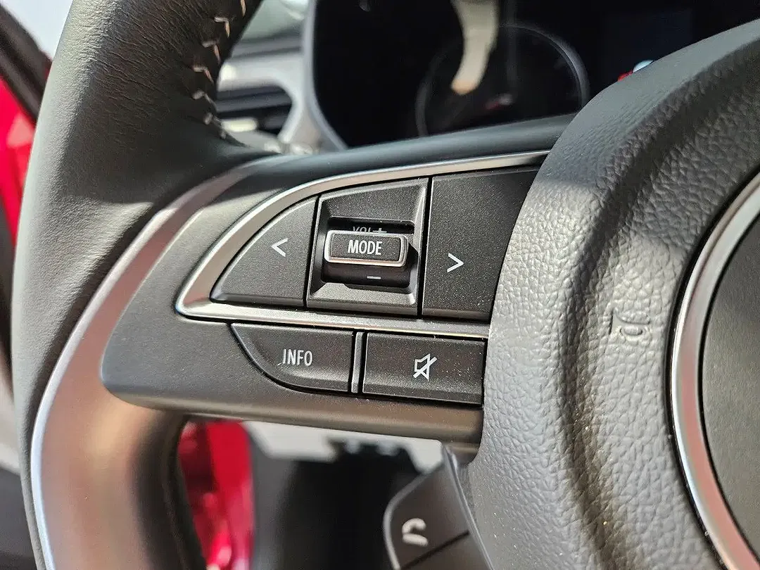 Suzuki Swift - Thumbnail 6