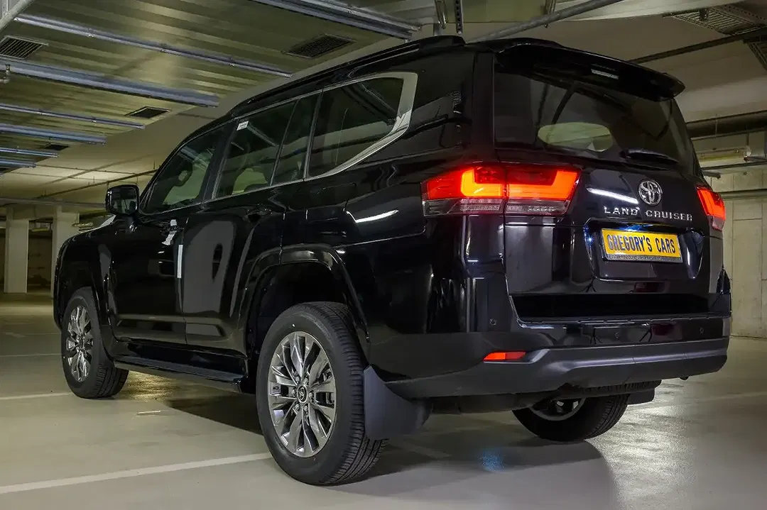 Toyota Land Cruiser - Thumbnail 4