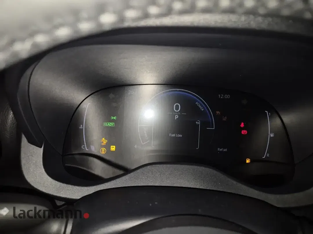 Toyota Yaris - Thumbnail 11