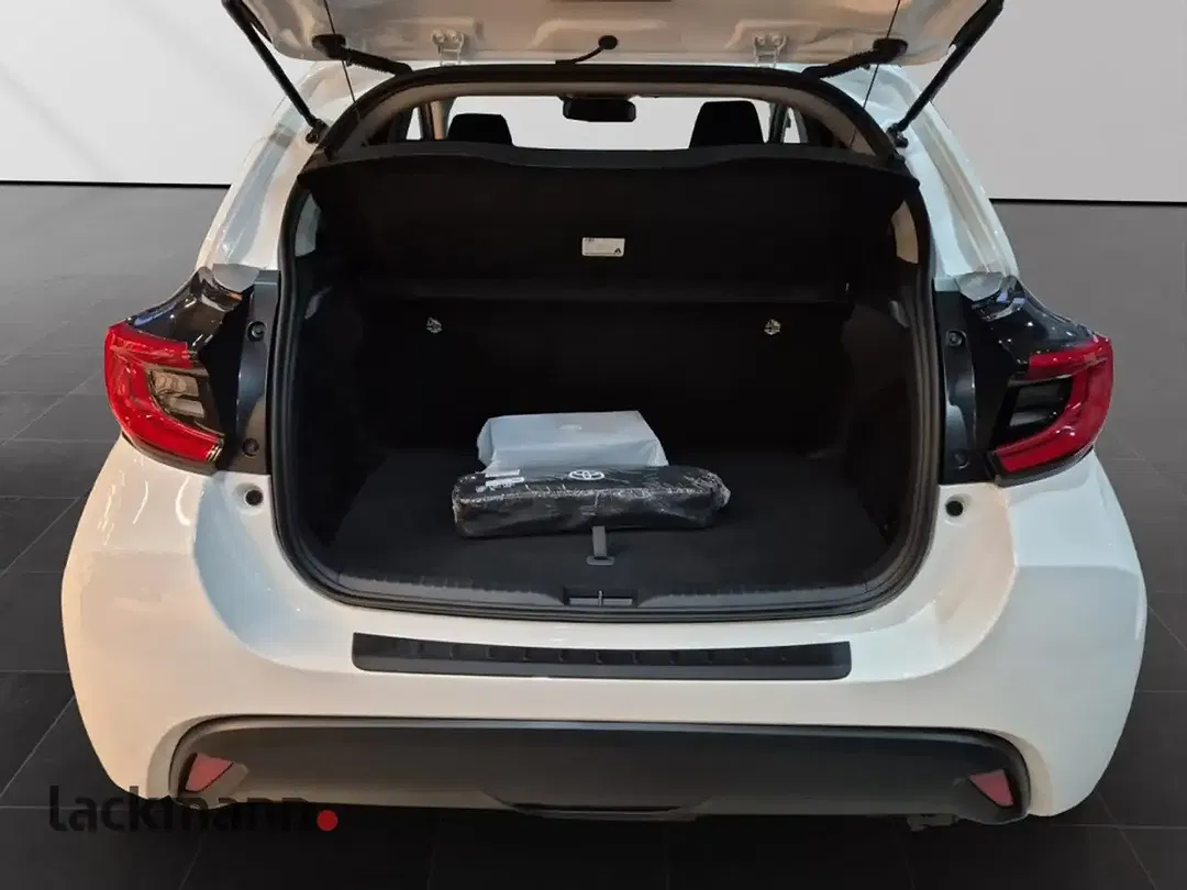 Toyota Yaris - Thumbnail 14