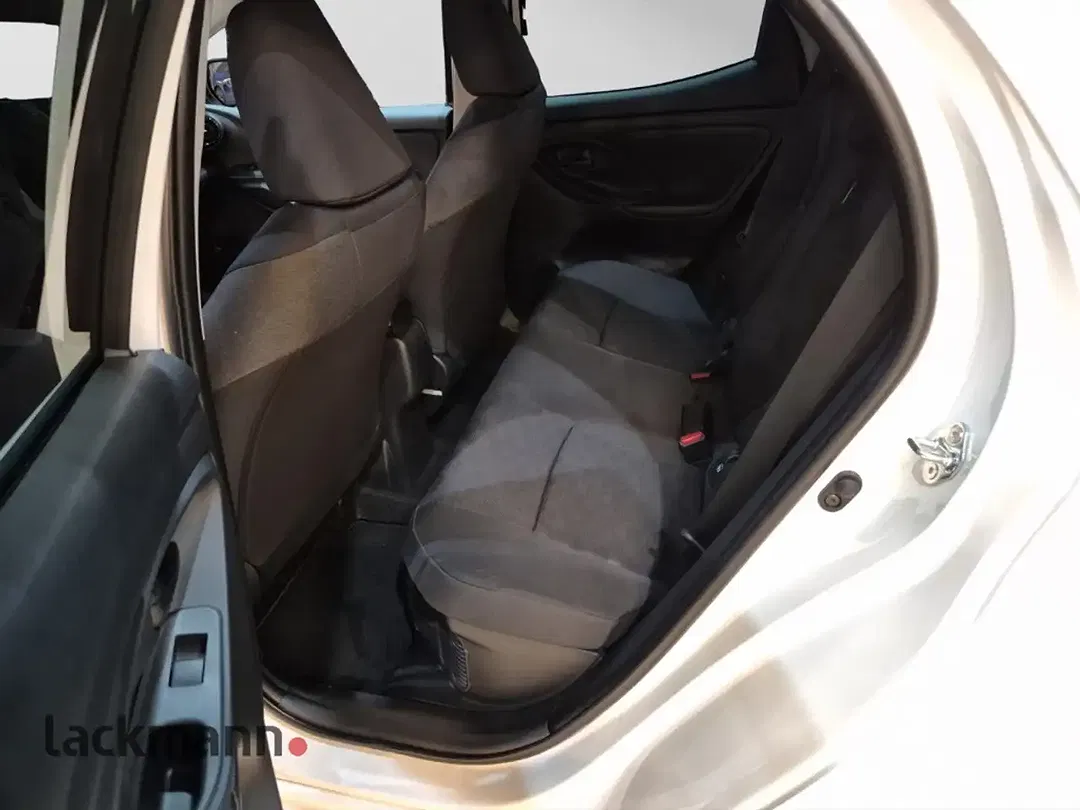 Toyota Yaris - Thumbnail 4