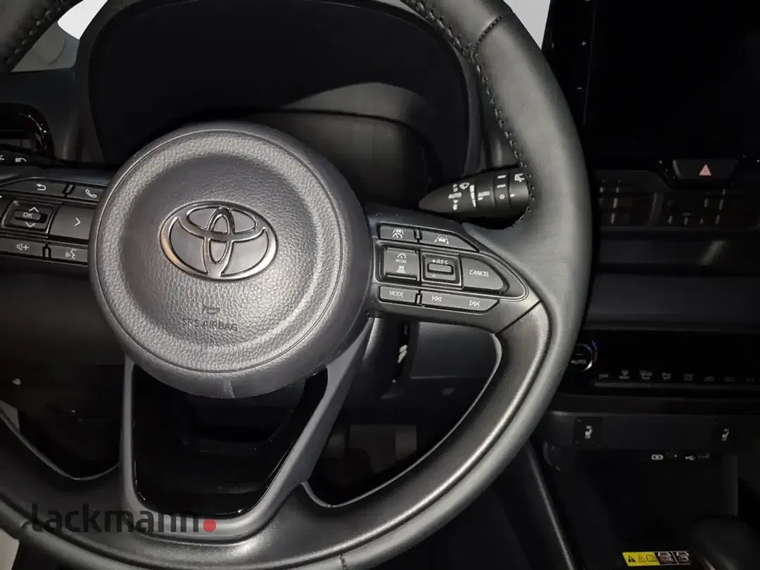 Toyota Yaris - Thumbnail 5