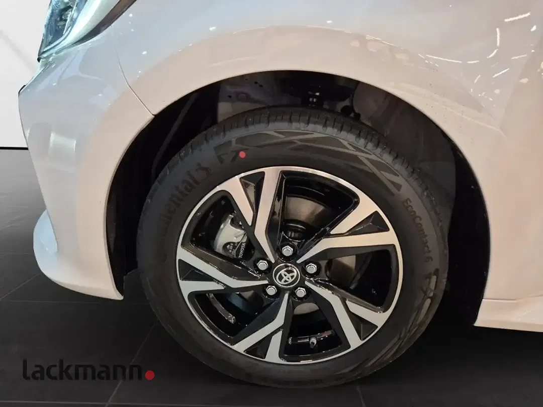 Toyota Yaris - Thumbnail 6