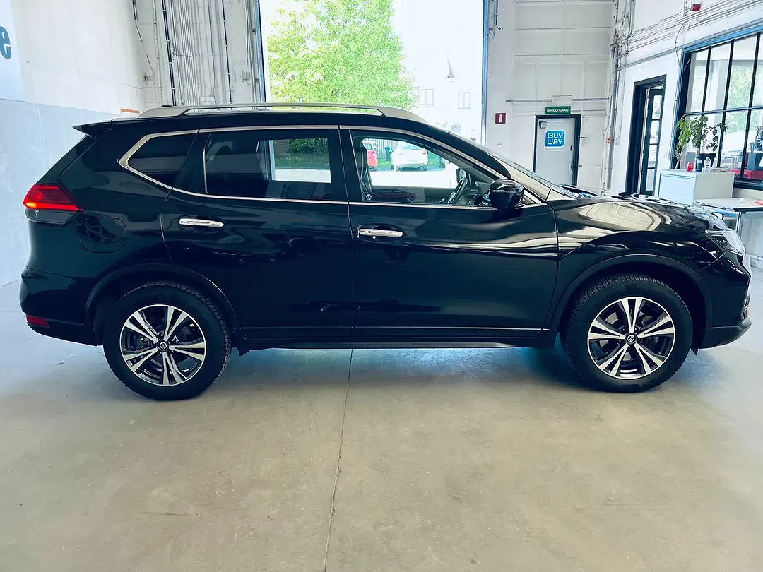 Nissan X-Trail - Thumbnail 3