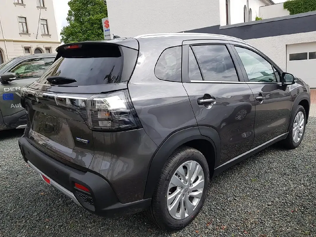 Suzuki S-Cross - Thumbnail 6