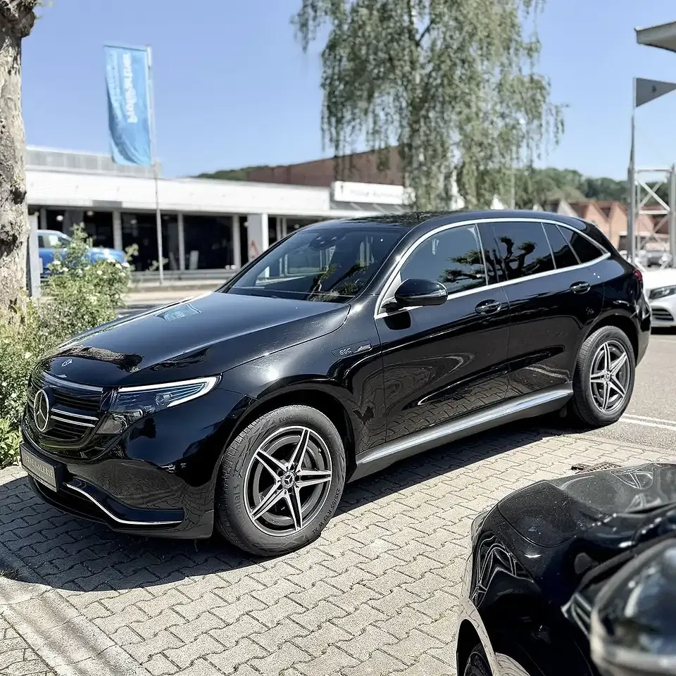 Mercedes-Benz EQC 400 - Thumbnail 4