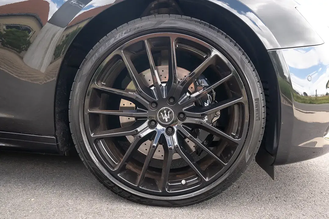 Maserati Ghibli - Thumbnail 9