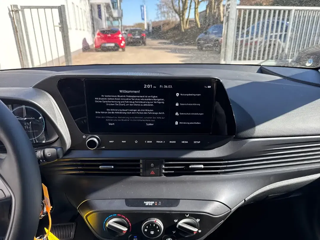 Hyundai i20 - Thumbnail 9