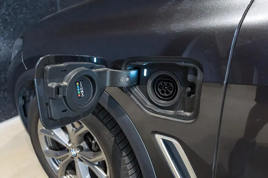 BMW X5 - Thumbnail 10