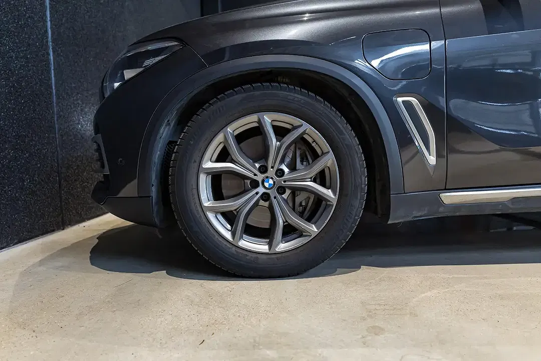 BMW X5 - Thumbnail 9