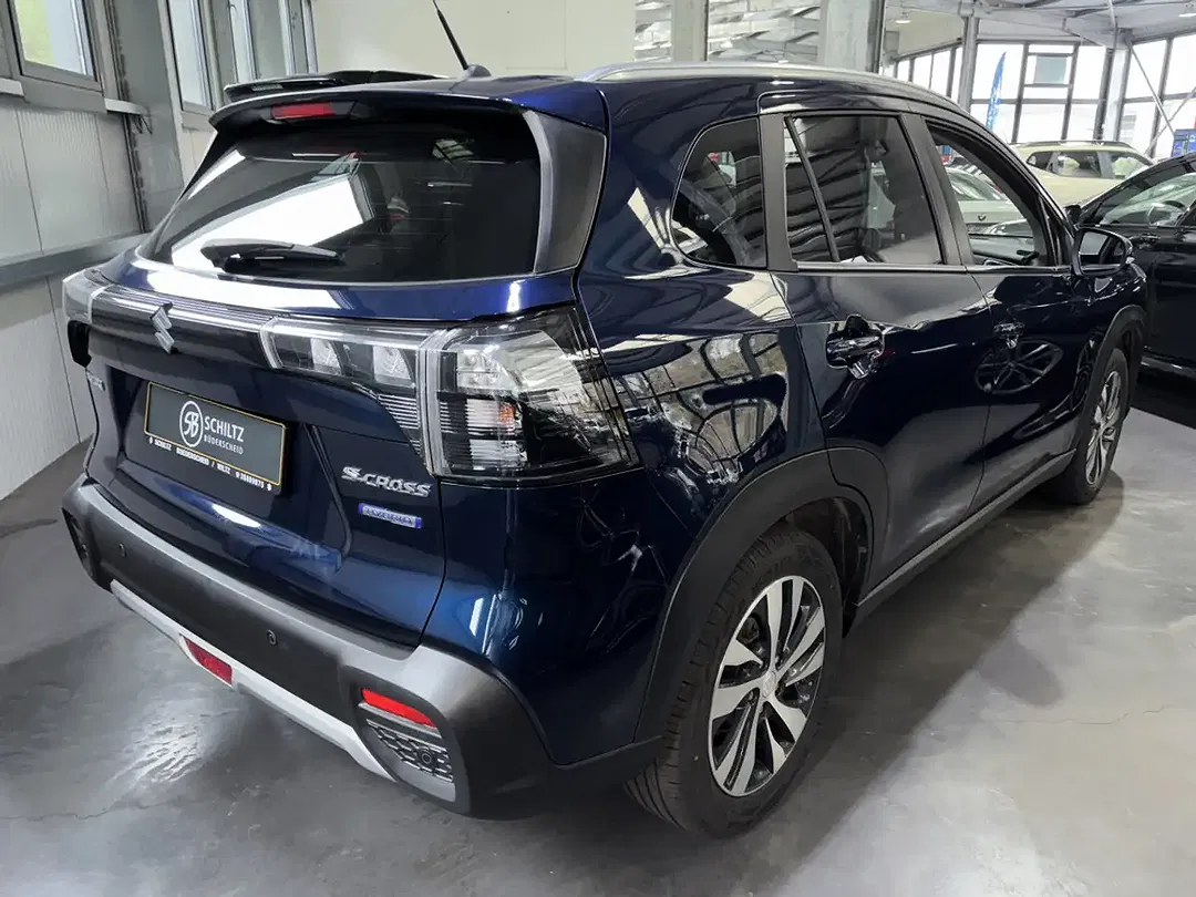 Suzuki SX4 S-Cross - Thumbnail 2