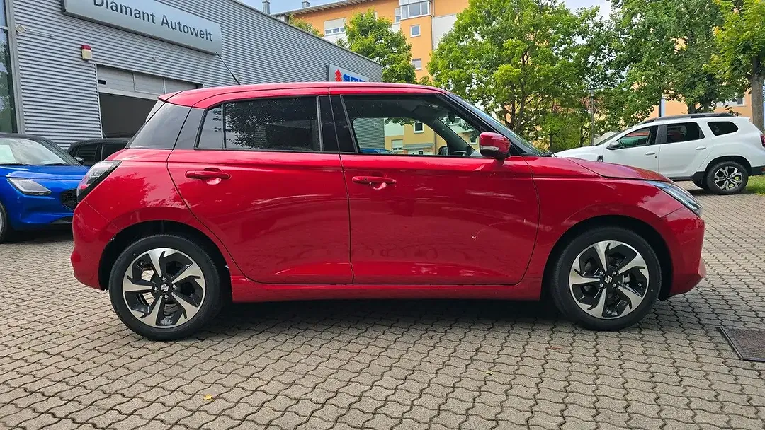 Suzuki Swift - Thumbnail 5