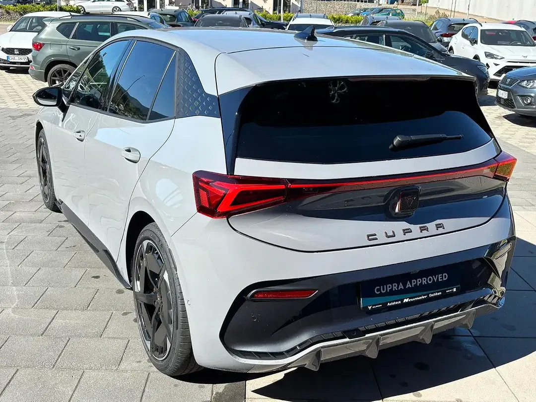 CUPRA Born - Thumbnail 4