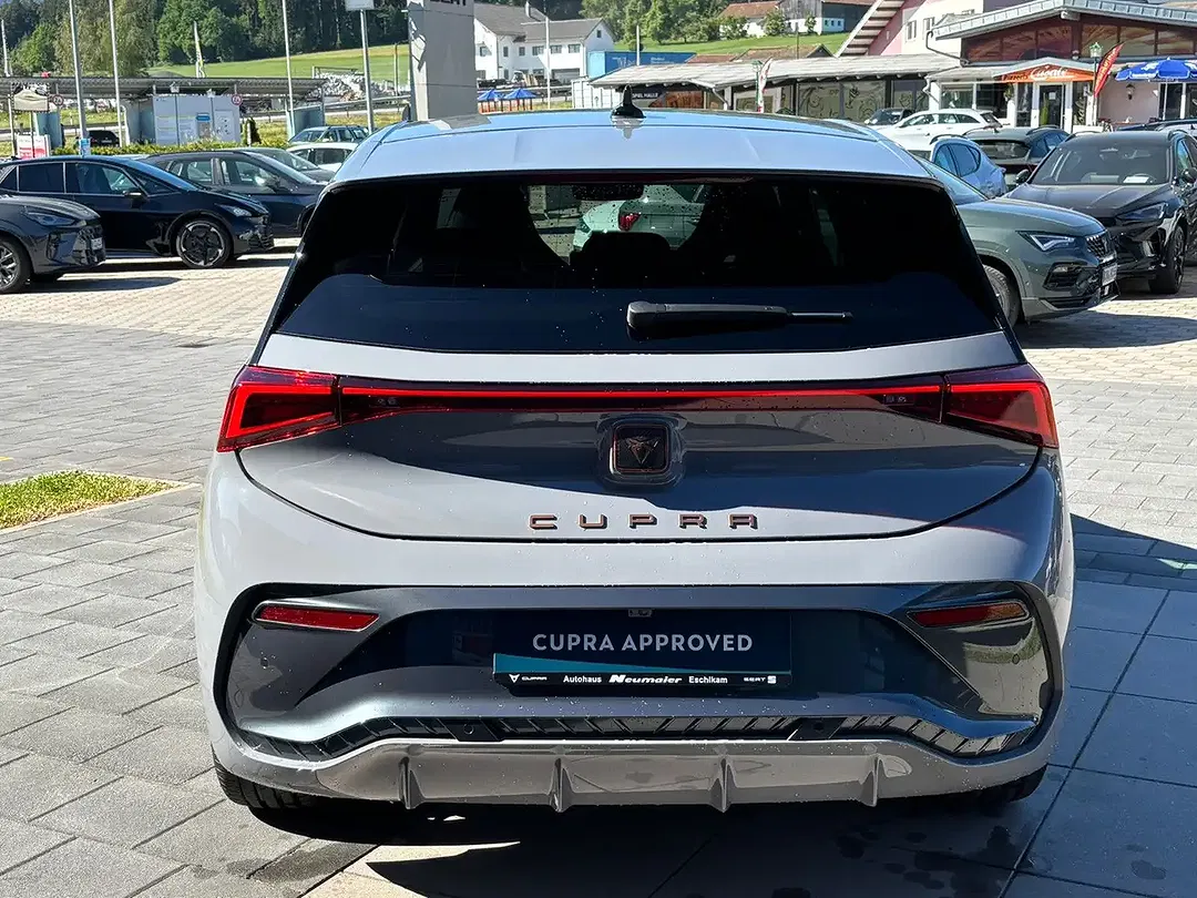 CUPRA Born - Thumbnail 5