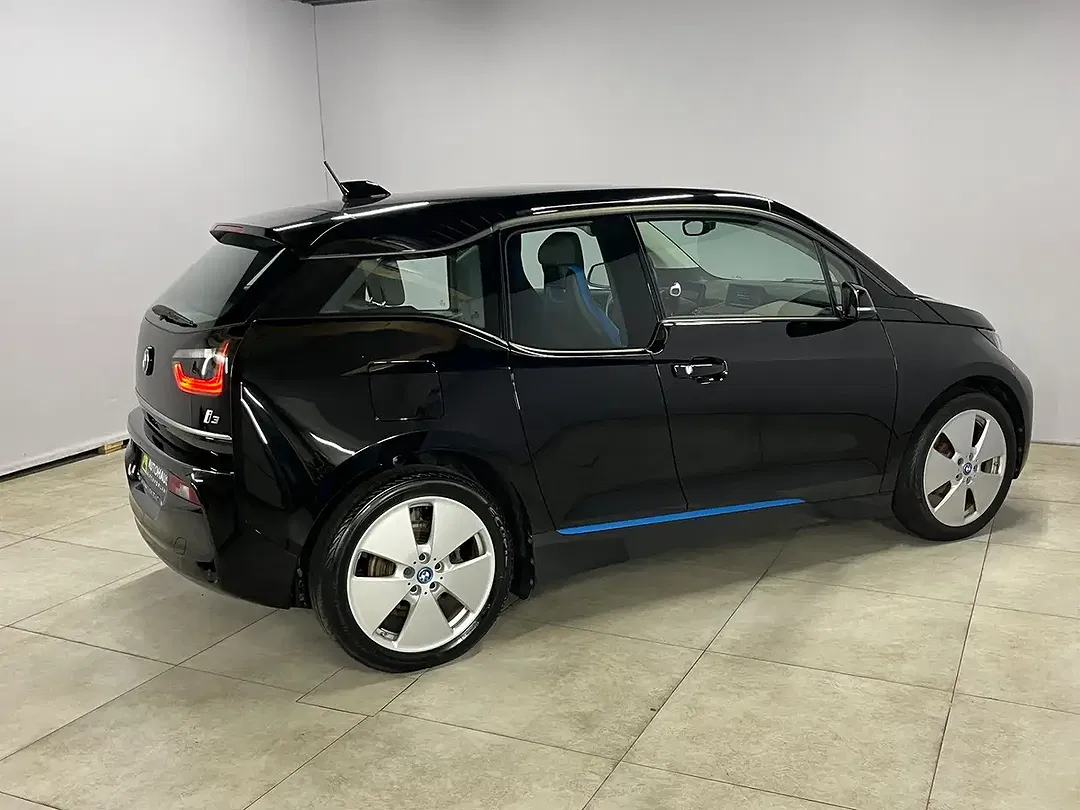 BMW i3 - Thumbnail 11