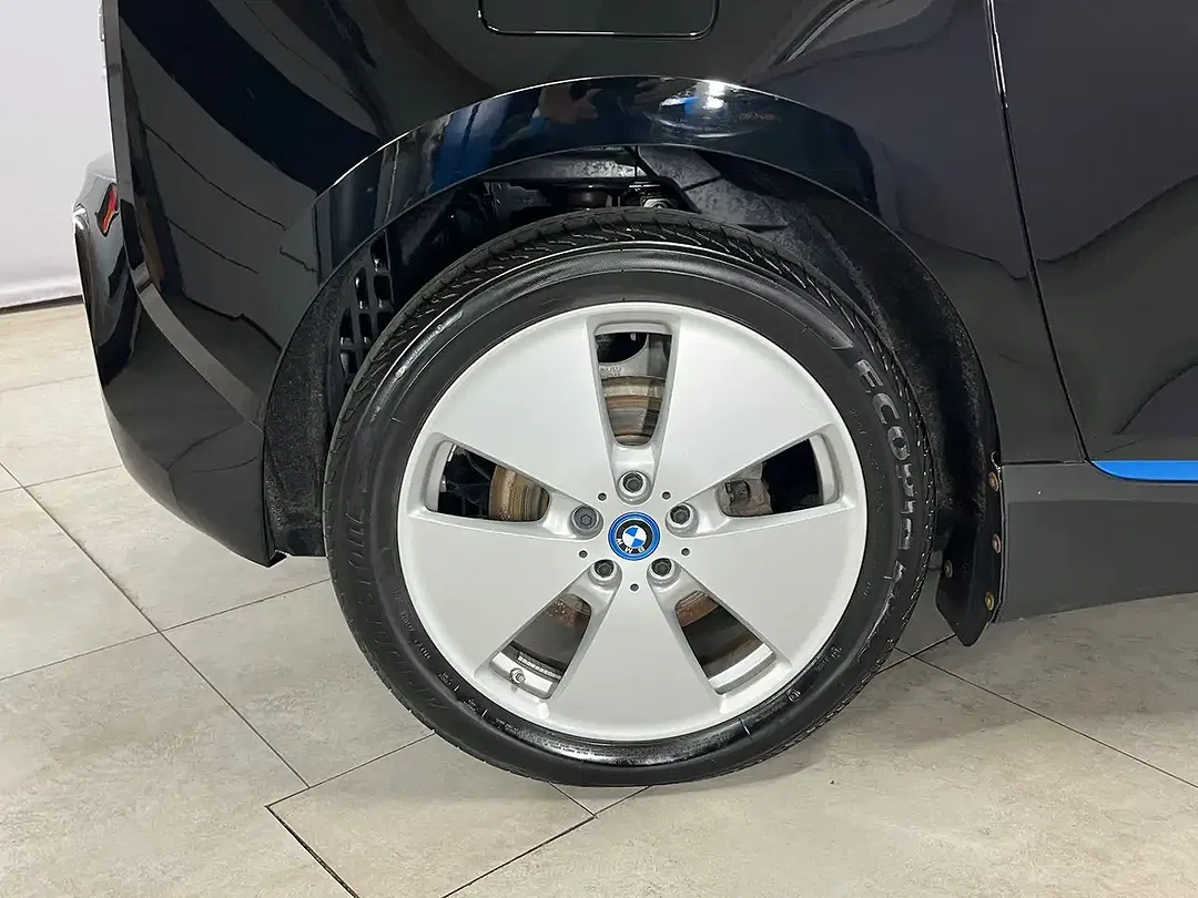 BMW i3 - Thumbnail 7