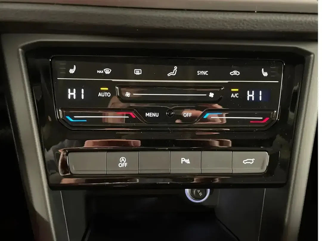 Volkswagen Touran - Thumbnail 12