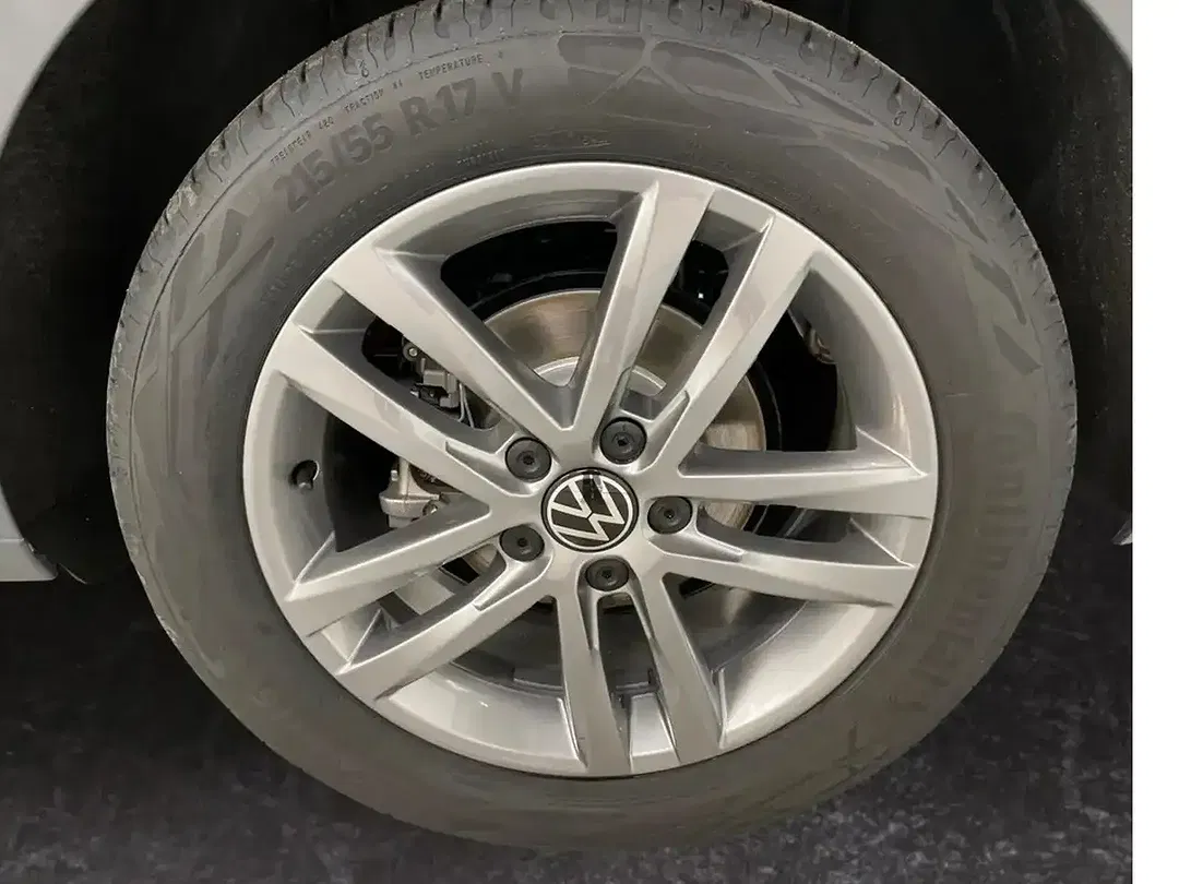 Volkswagen Touran - Thumbnail 15