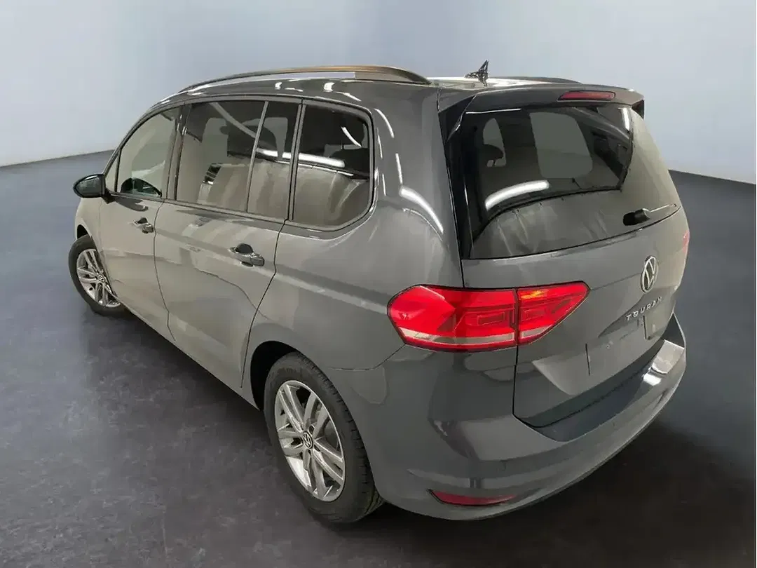 Volkswagen Touran - Thumbnail 4