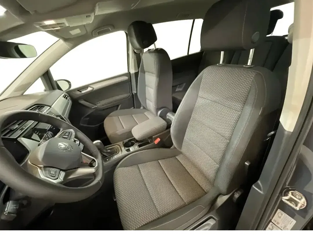 Volkswagen Touran - Thumbnail 8