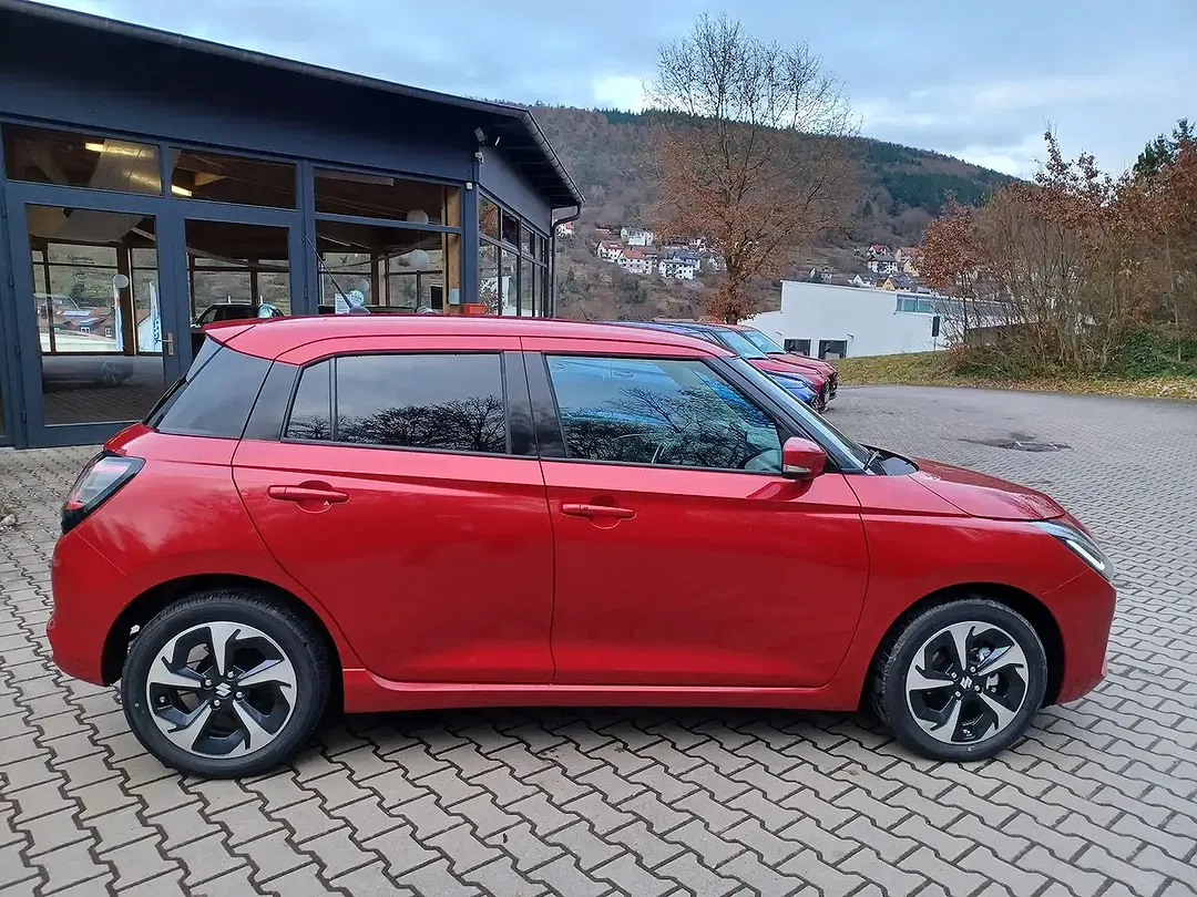 Suzuki Swift - Thumbnail 4