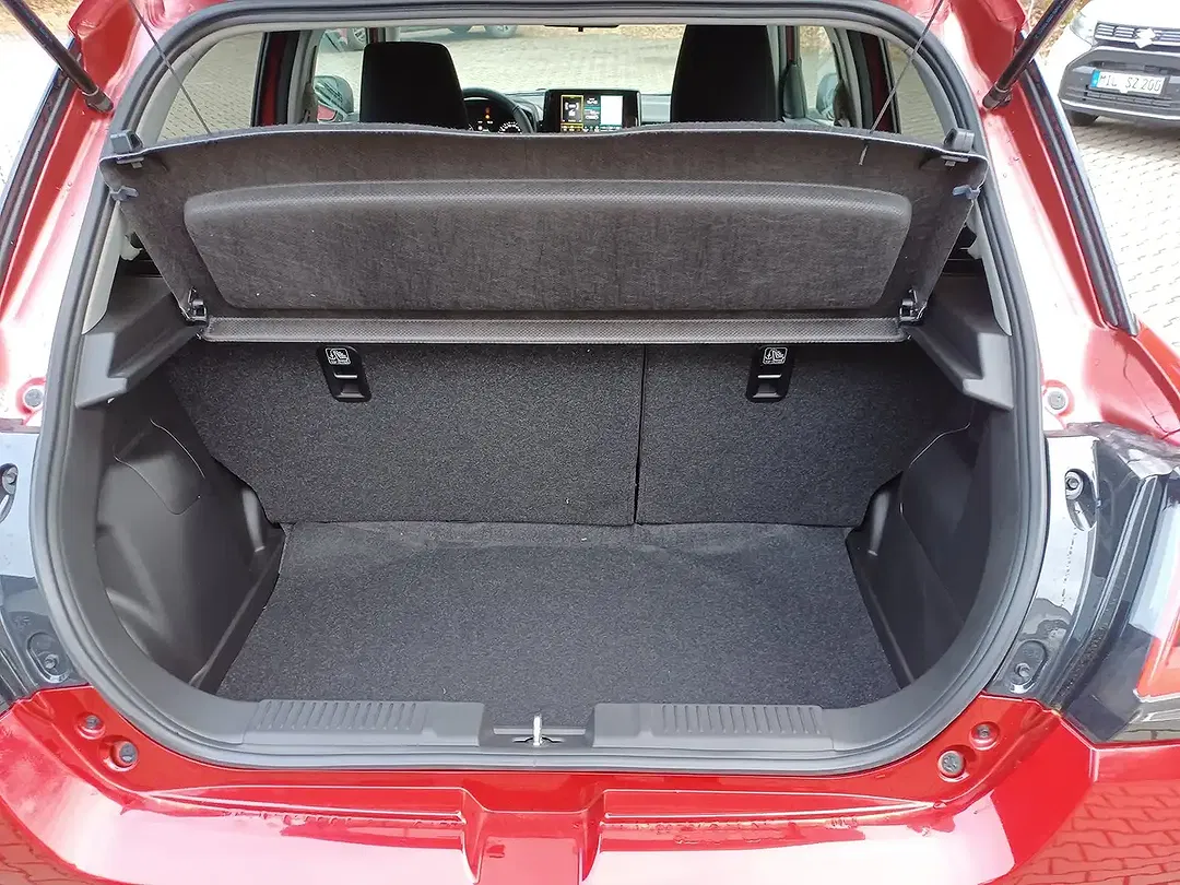 Suzuki Swift - Thumbnail 8