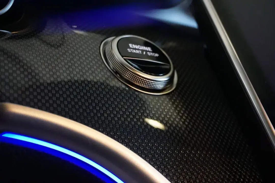 Mercedes-Benz C 300 - Thumbnail 9