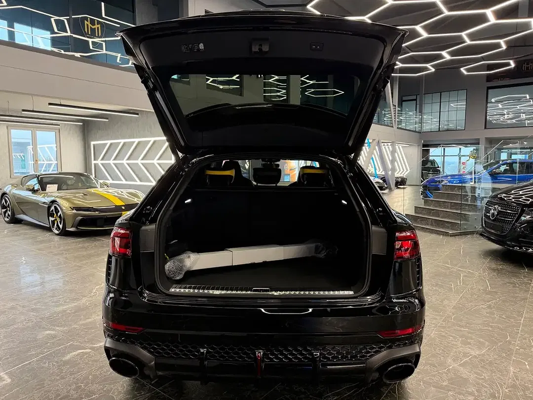 Audi RS Q8 - Thumbnail 11