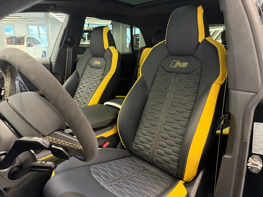 Audi RS Q8 - Thumbnail 2