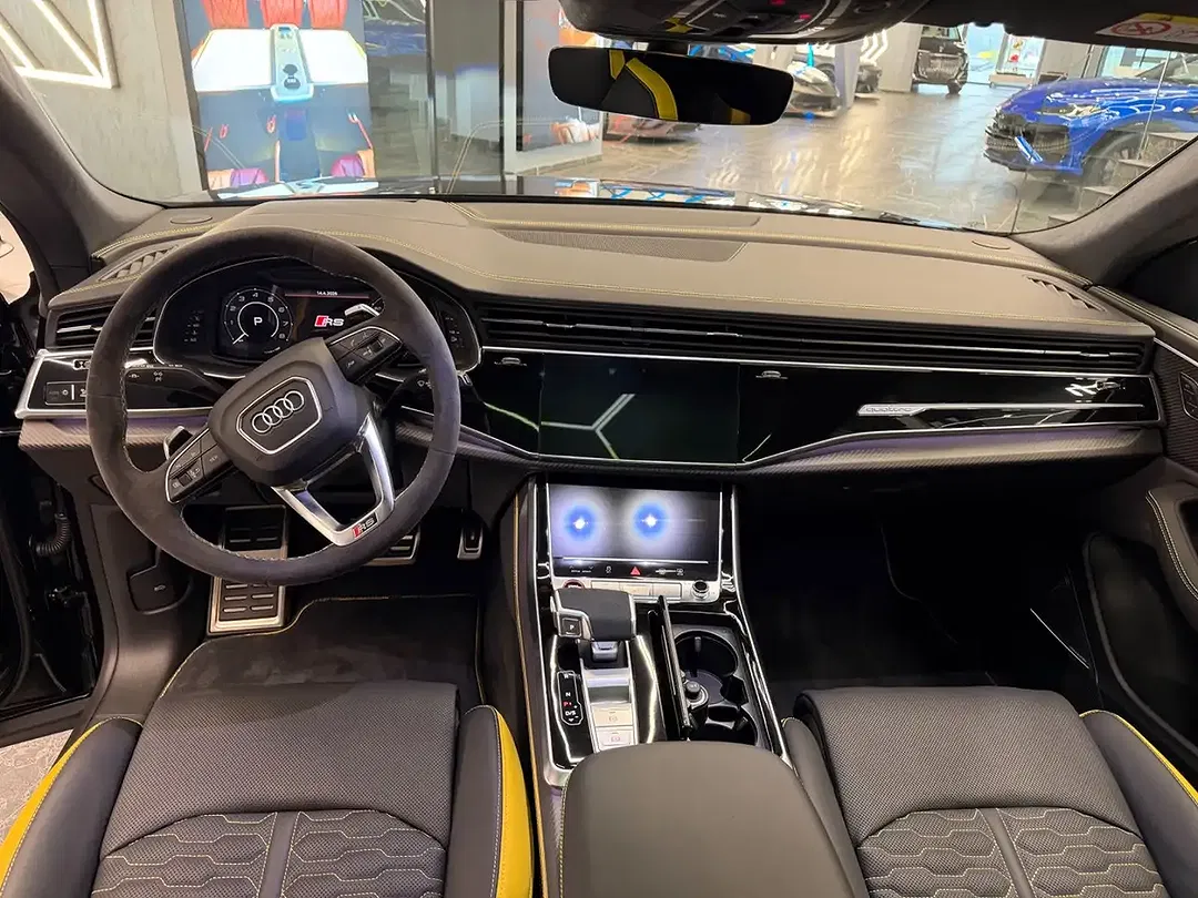 Audi RS Q8 - Thumbnail 4