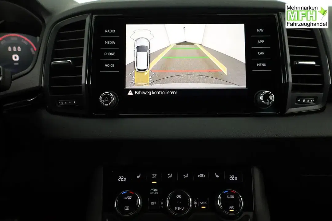 Skoda Karoq - Thumbnail 6