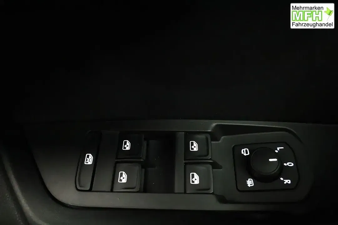 Skoda Karoq - Thumbnail 7