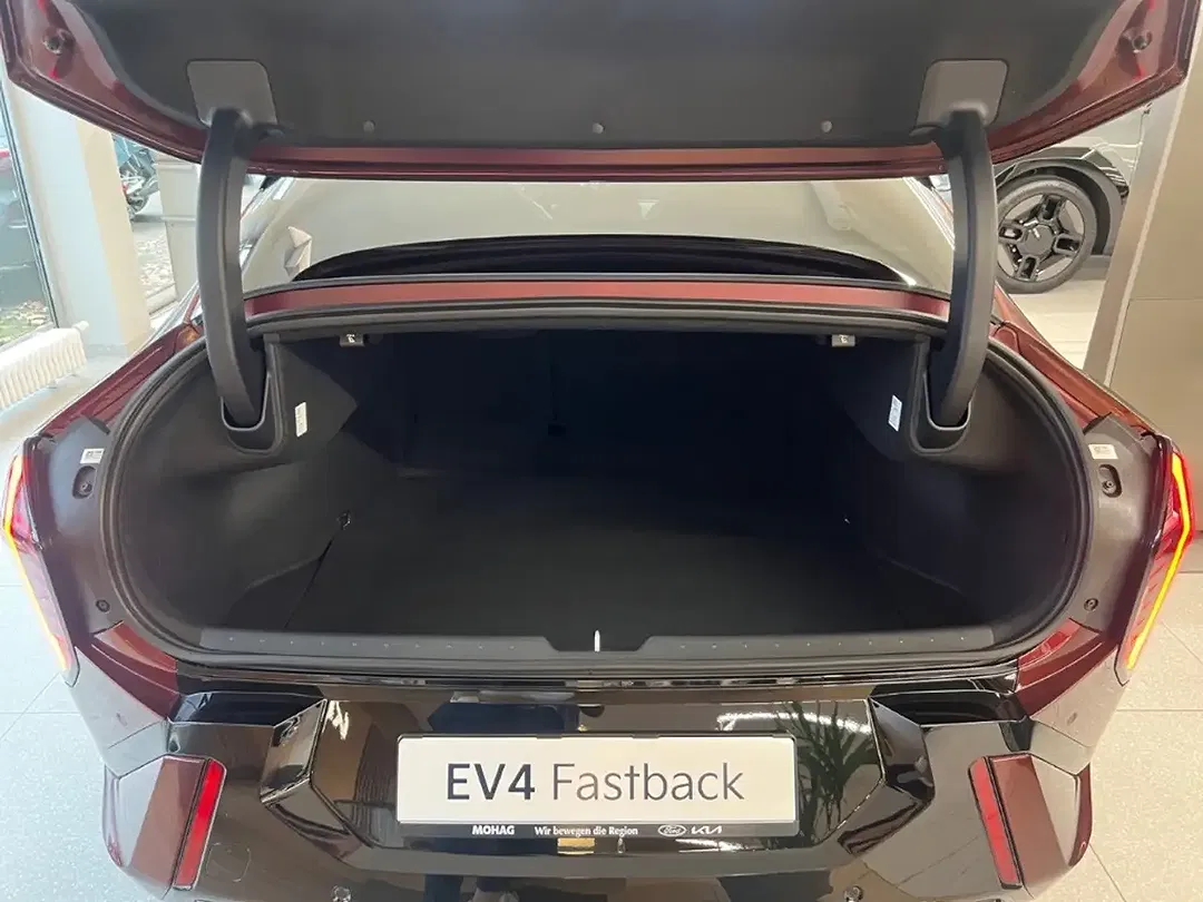 Kia EV4 - Thumbnail 12