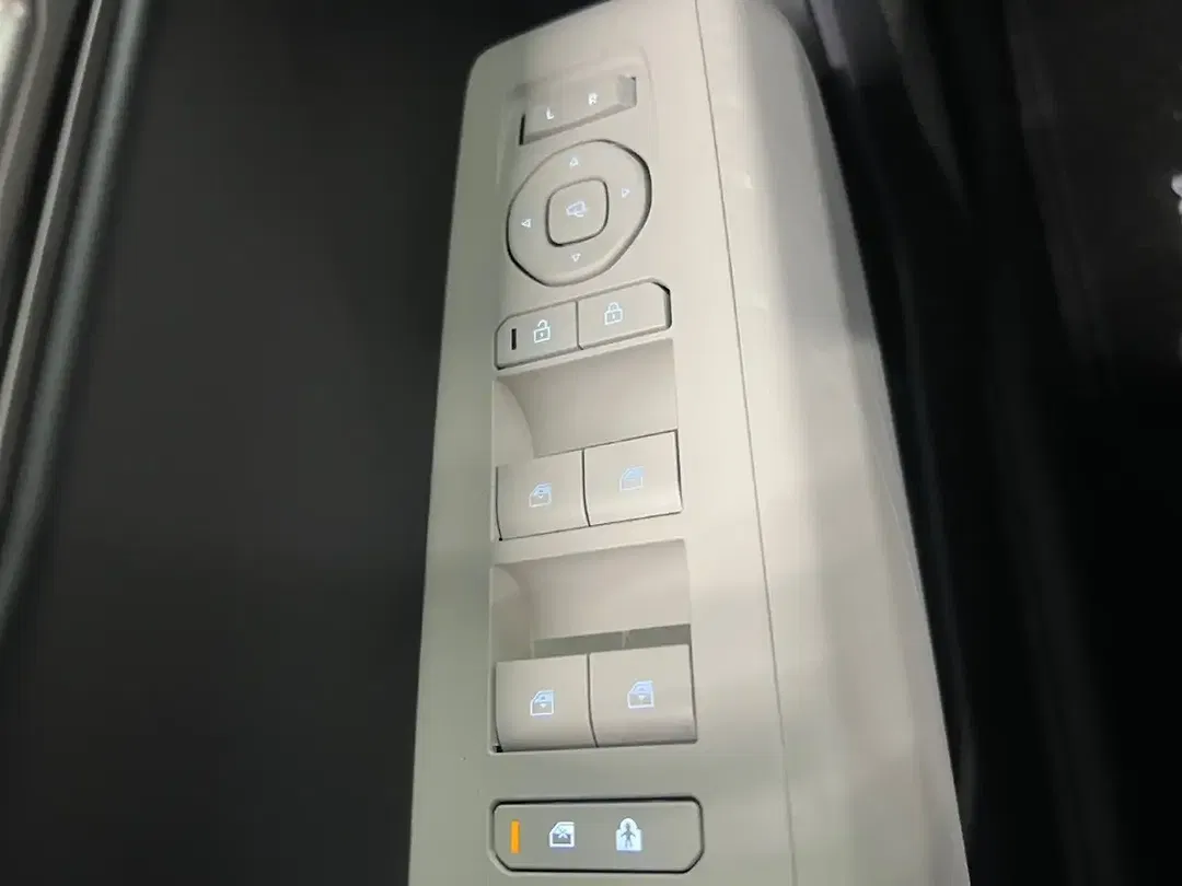 Kia EV4 - Thumbnail 14