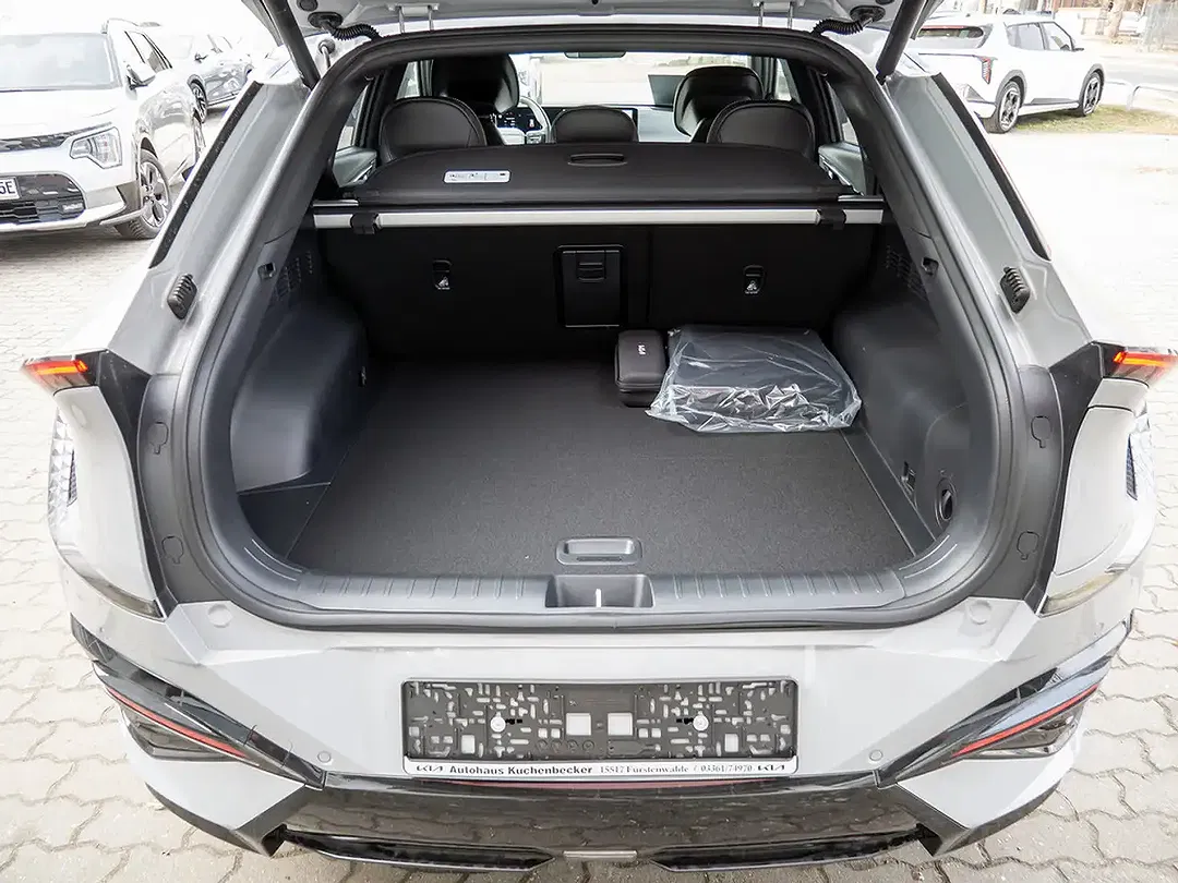 Kia EV6 - Thumbnail 3