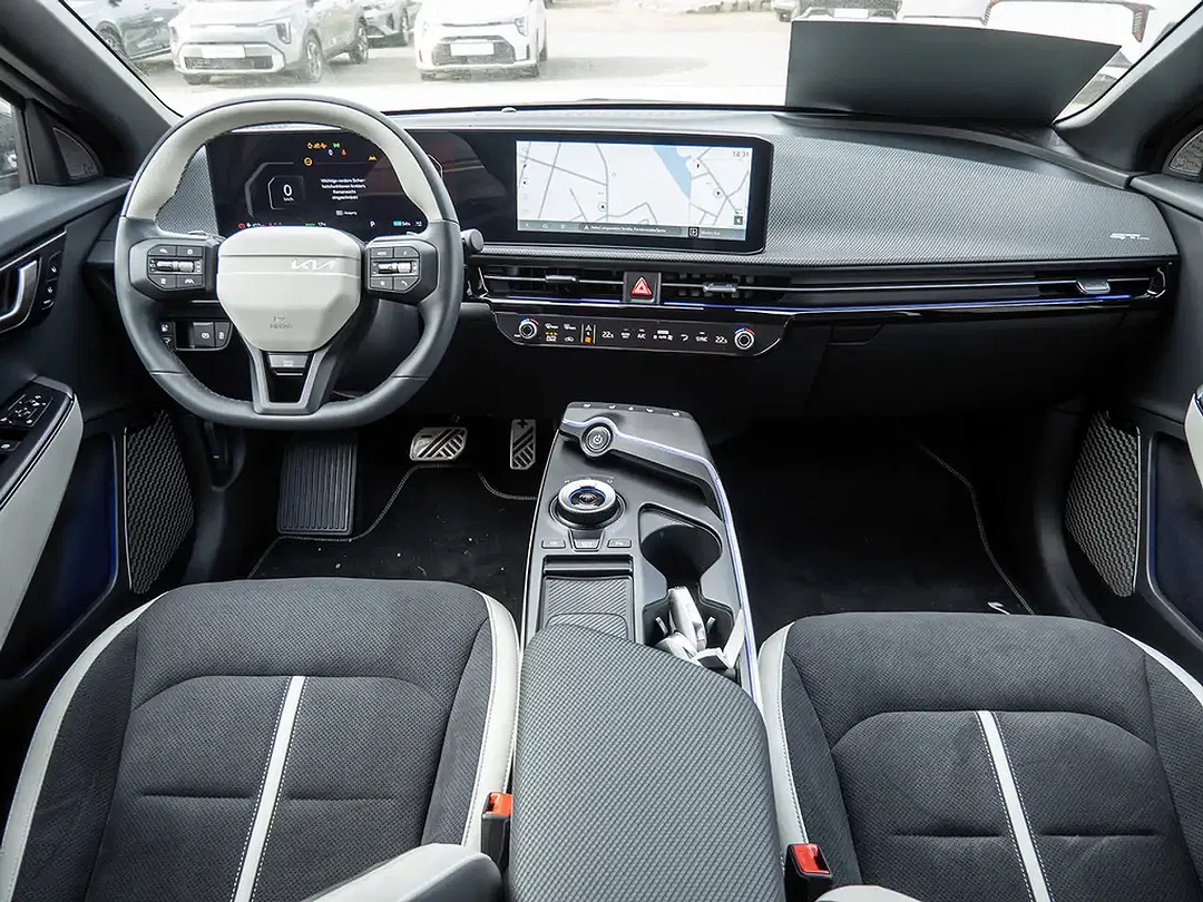 Kia EV6 - Thumbnail 7