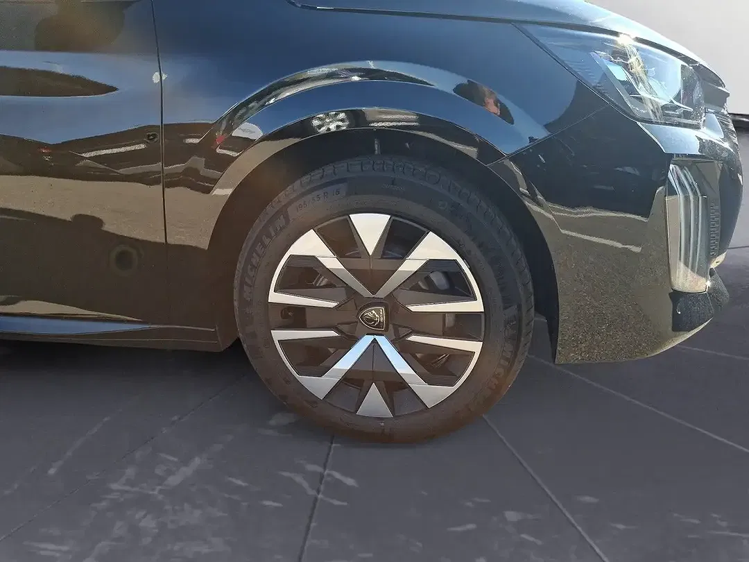 Peugeot 208 - Thumbnail 10