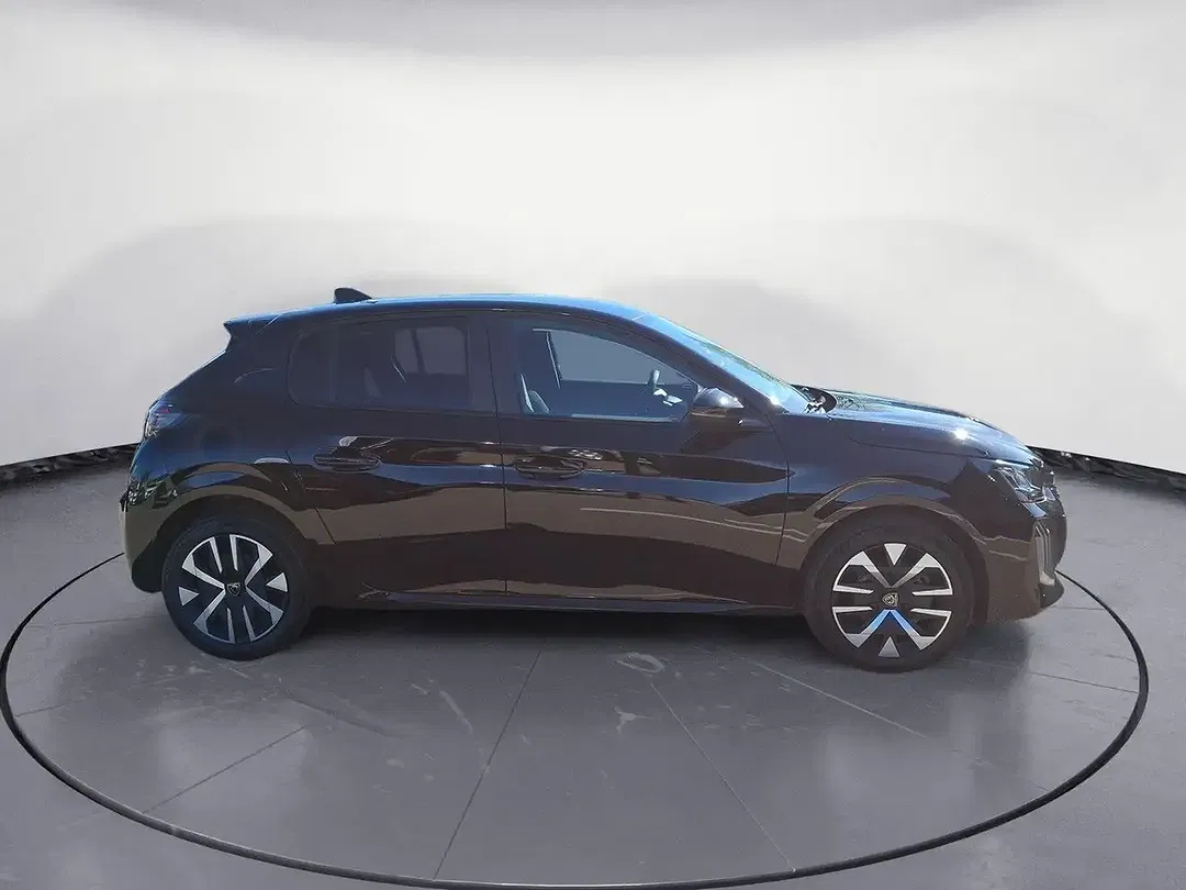 Peugeot 208 - Thumbnail 4