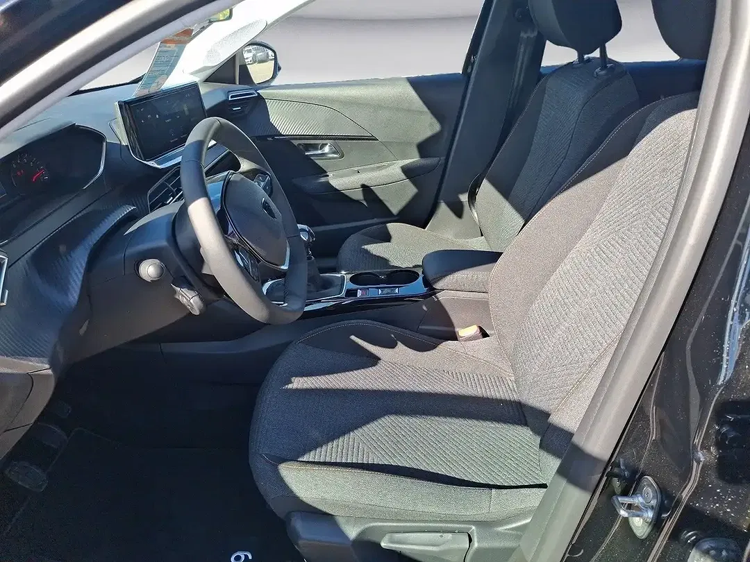 Peugeot 208 - Thumbnail 7