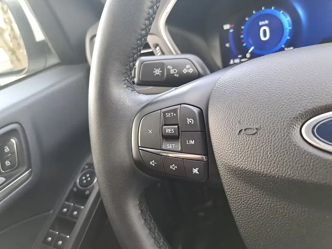 Ford Kuga - Thumbnail 23