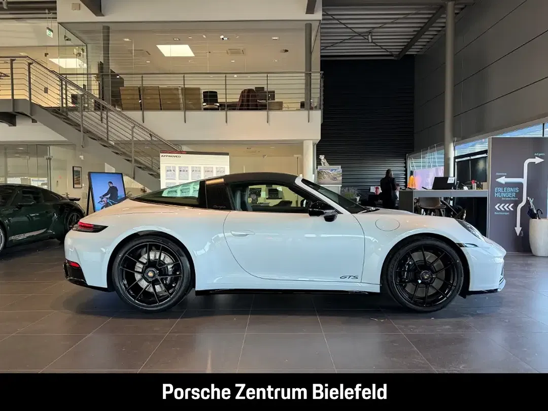 Porsche 992 - Thumbnail 12