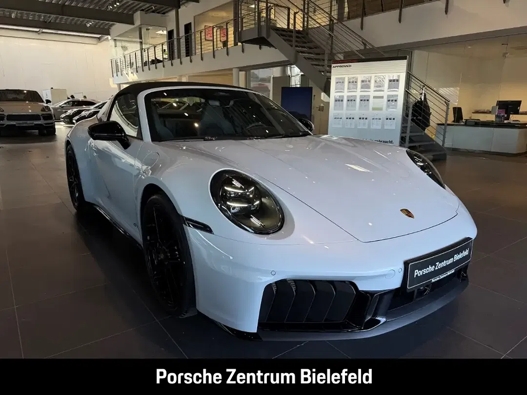 Porsche 992 - Thumbnail 6
