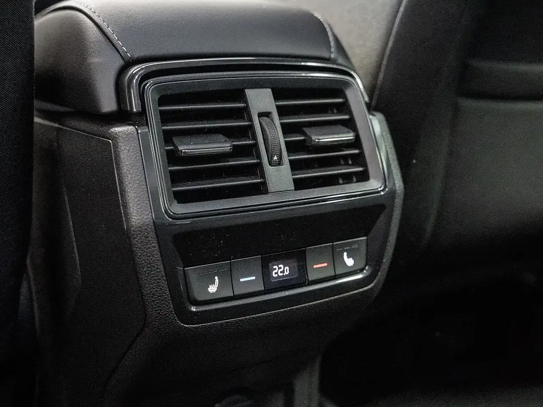 Skoda Karoq - Thumbnail 9