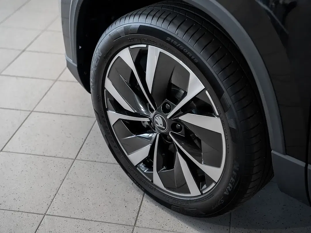 Skoda Karoq - Thumbnail 5