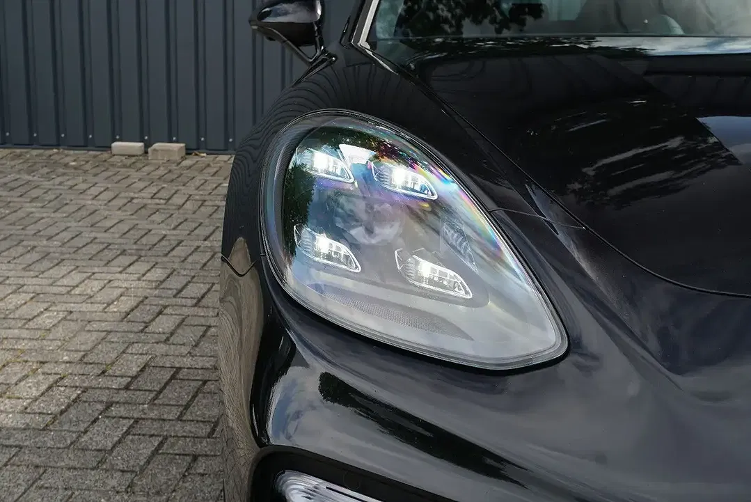 Porsche Panamera - Thumbnail 10