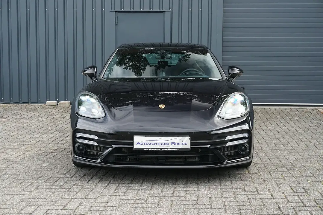 Porsche Panamera - Thumbnail 2