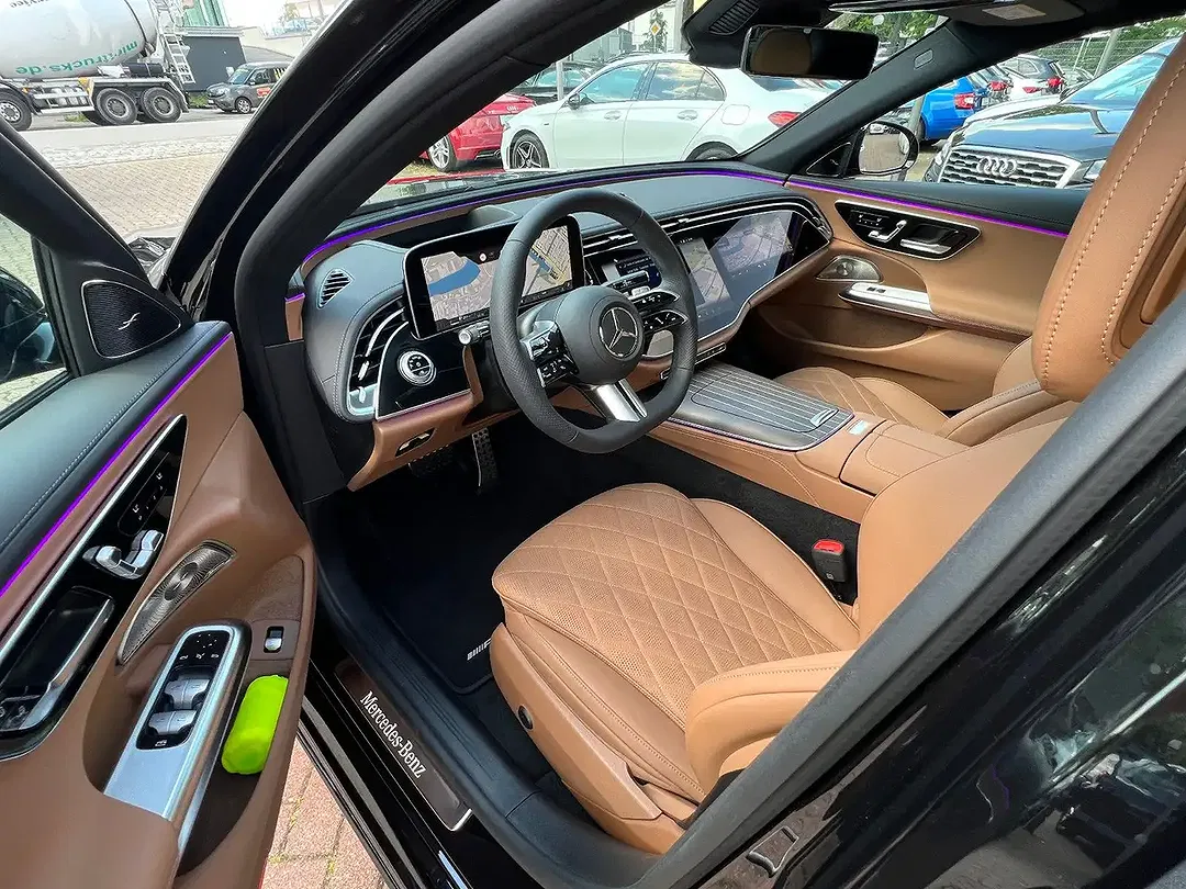 Mercedes-Benz E 200 - Thumbnail 11